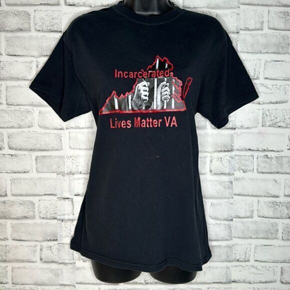 Gildan Cotton ‘Incarcerated Lives Matter’ VA Tshirt Size Medium Support - Picture 1 of 4